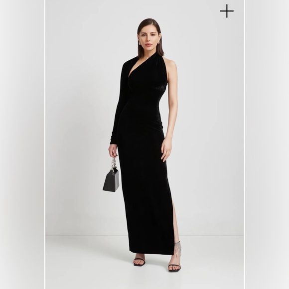 Marcella Dresses & Skirts - Marcella Manhattan Velvet Slit Gown